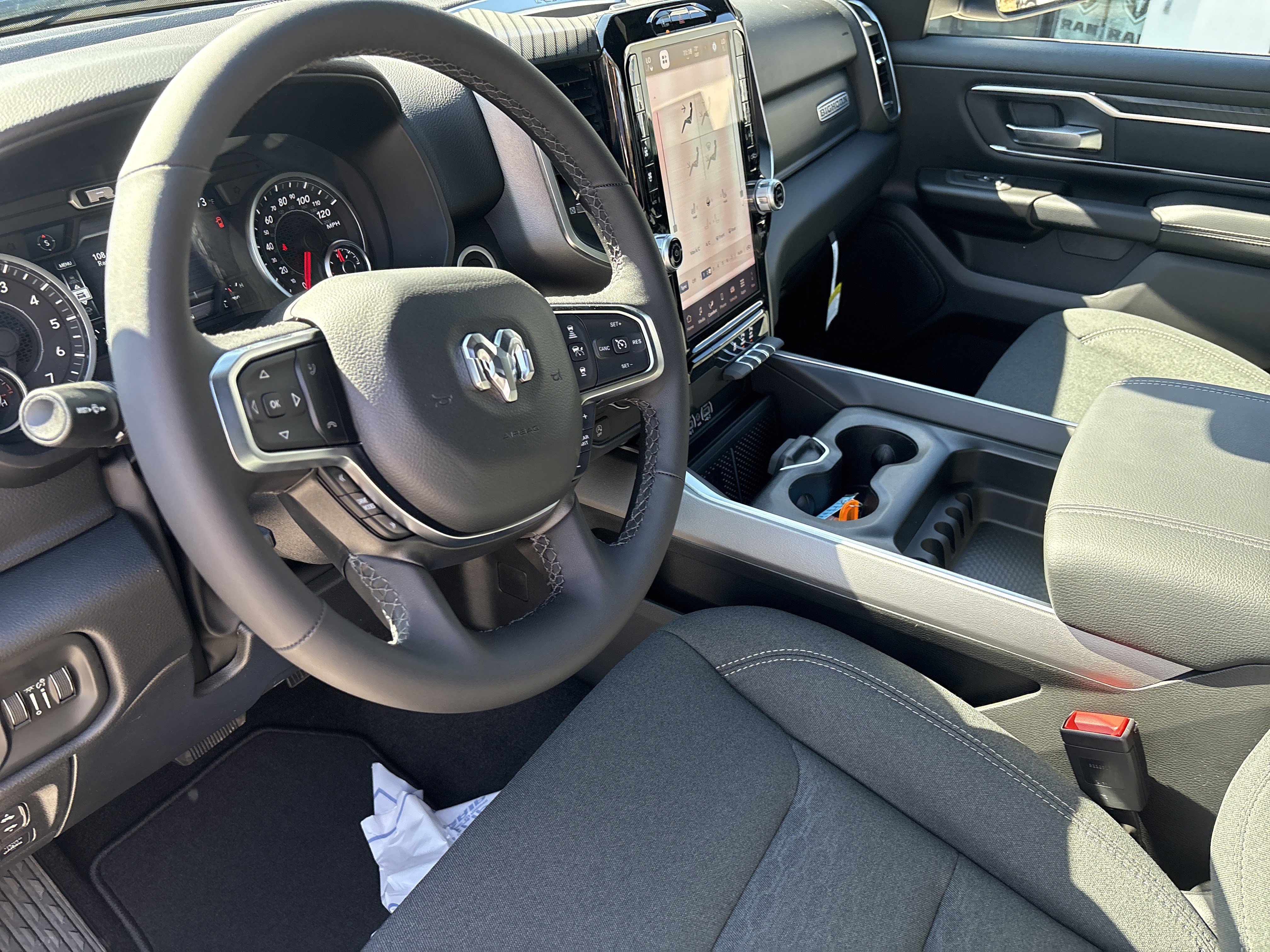 New 2026 RAM 1500 4x4 Crew Cab image 10