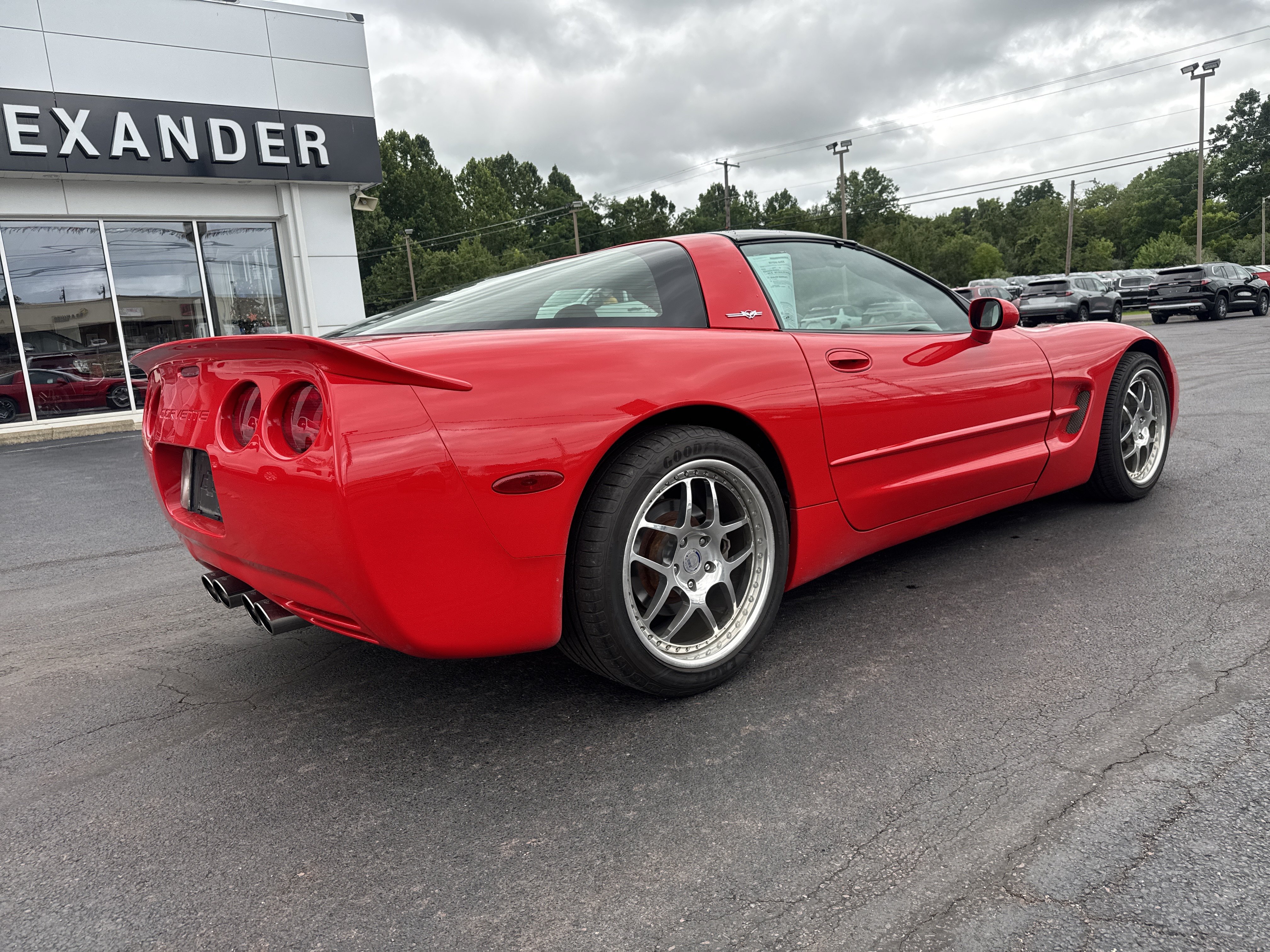 Used 2002 Chevrolet Corvette Coupe w/ Preferred Equipment Group2 RWD video 3