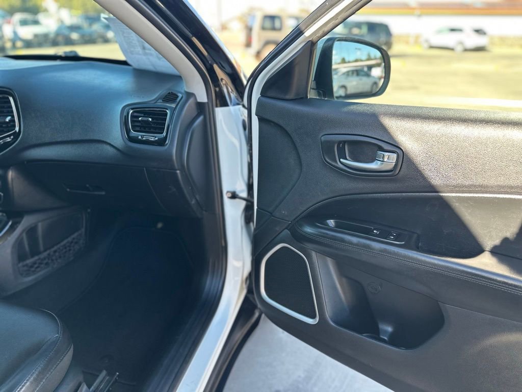 Used 2018 Jeep Compass Altitude w/ Popular Equipment Group image 9