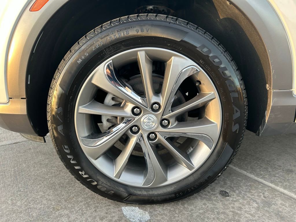 Used 2020 Buick Encore GX Essence w/ Experience Buick Package image 32