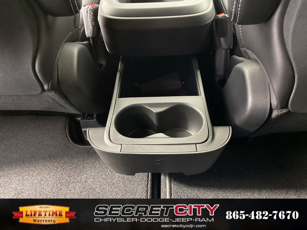 New 2026 Chrysler Pacifica Select image 29