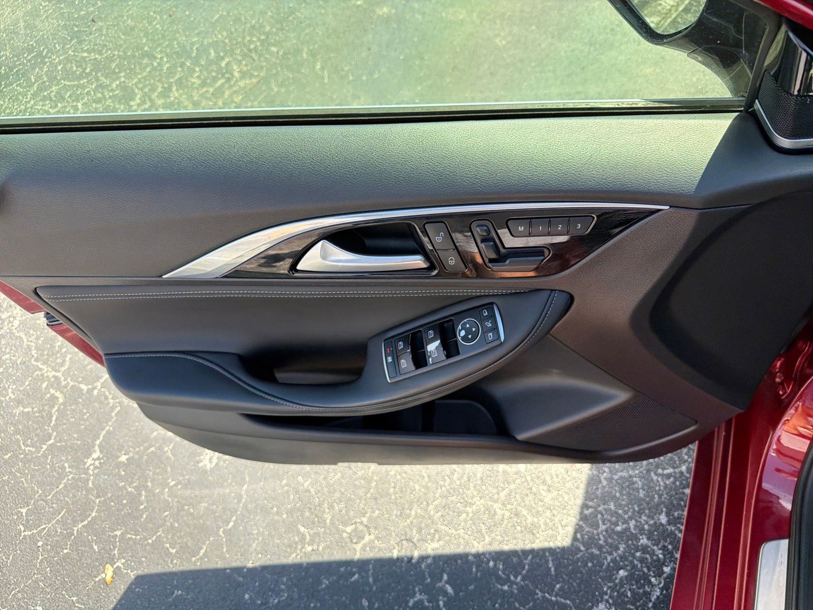 Used 2018 INFINITI QX30 Sport w/ Sport Leather Package image 19