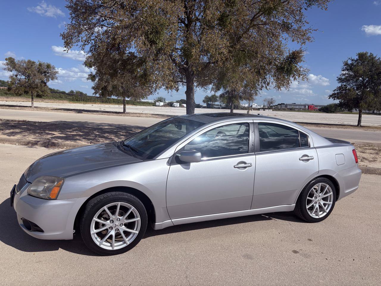 Used 2012 Mitsubishi Galant ES FWD image 3