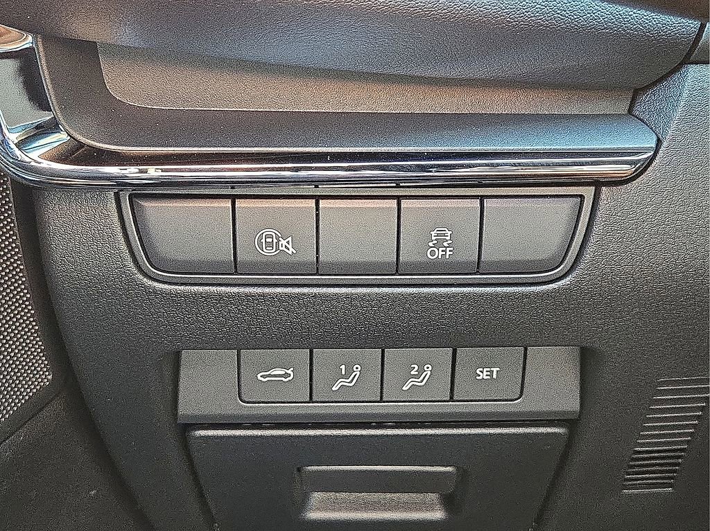 New 2025 MAZDA MAZDA3 s image 30