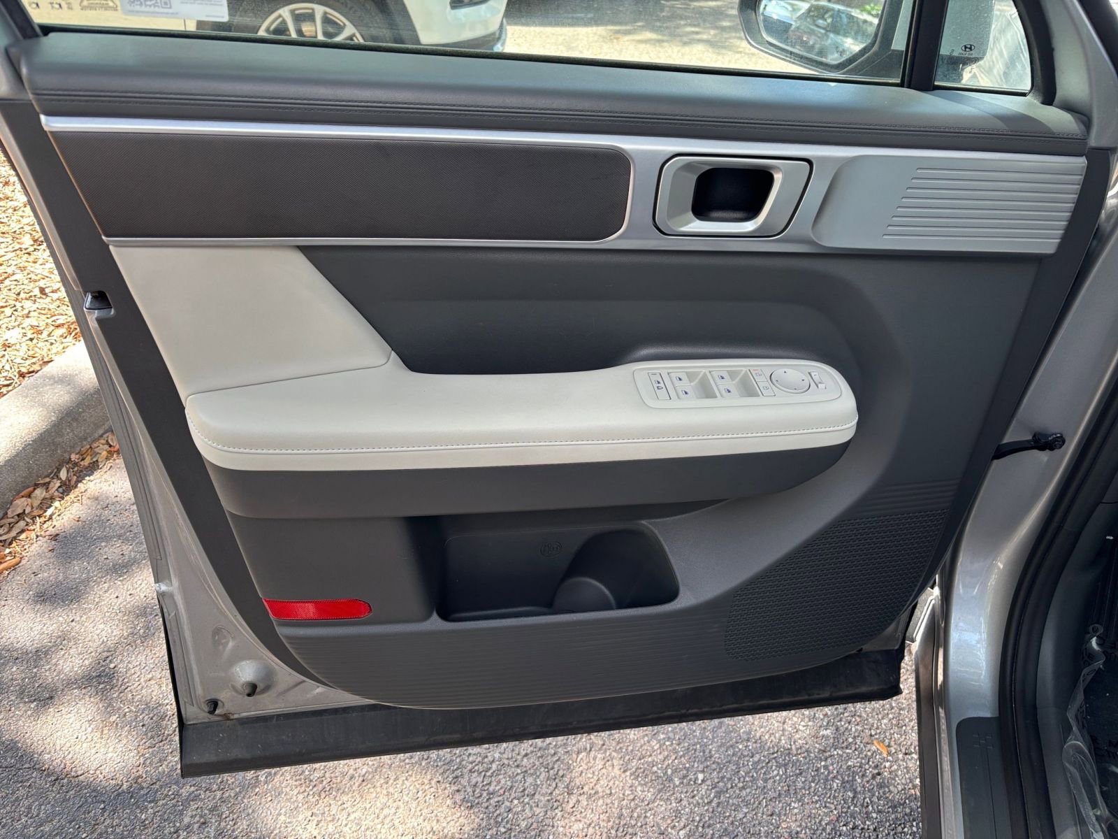 Used 2025 Hyundai Santa Fe SEL FWD image 17