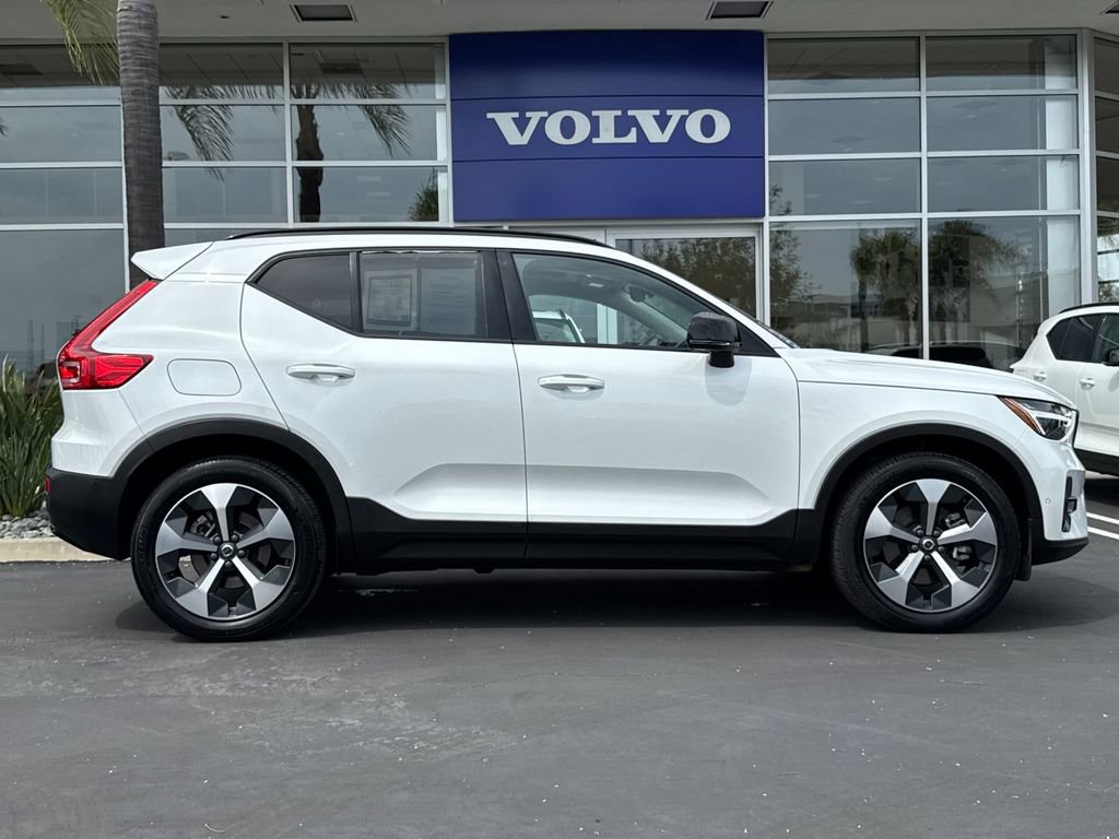 Certified 2023 Volvo XC40 B5 Ultimate image 6