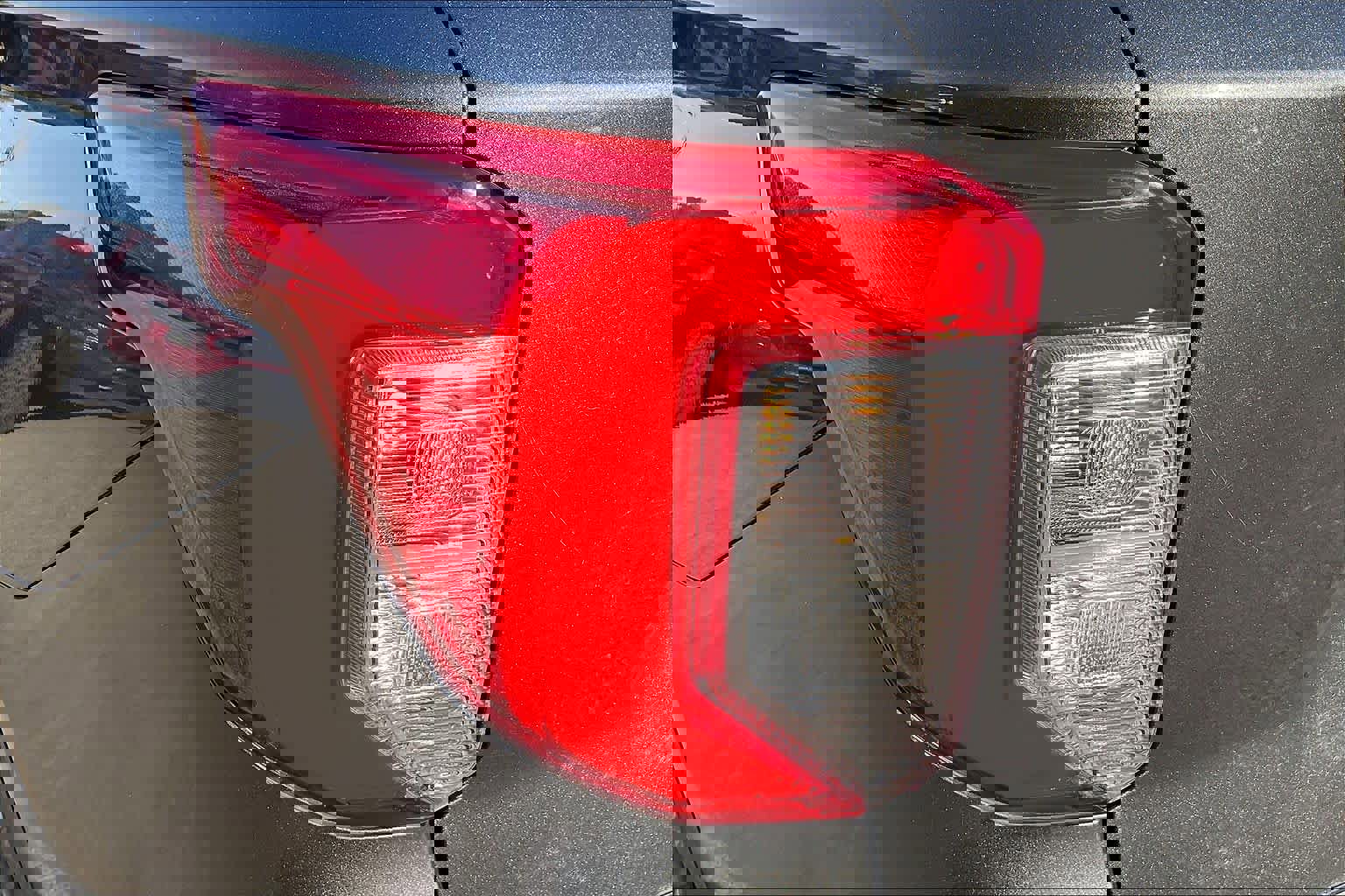 Used 2020 Ford Explorer Limited image 27