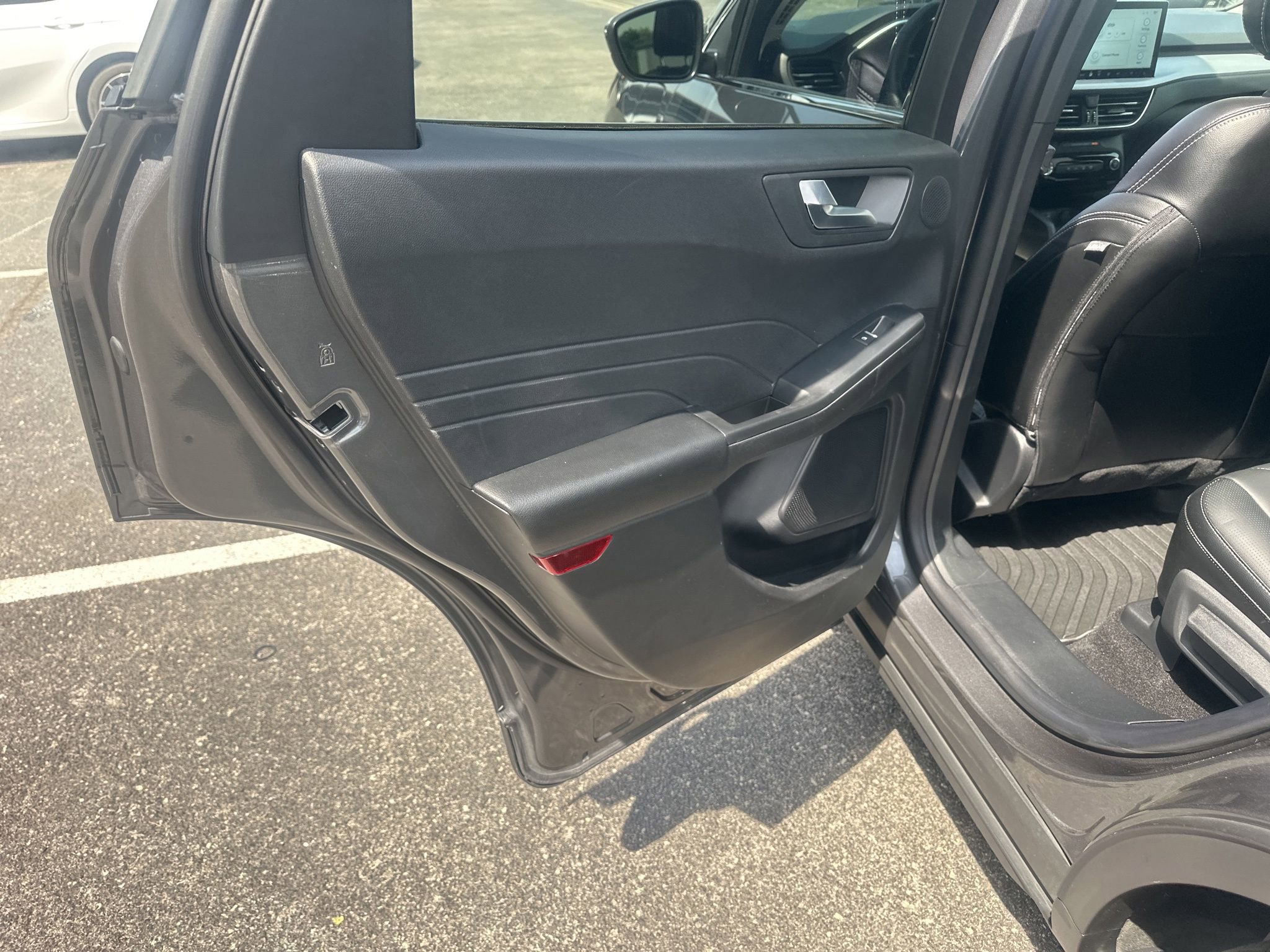 Used 2025 Ford Escape SE w/ PHEV Premium Package FWD image 20