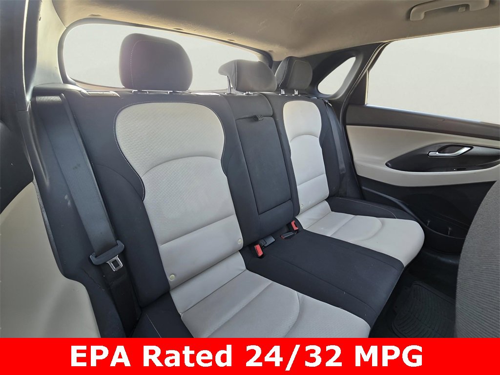 Used 2018 Hyundai Elantra GT image 37