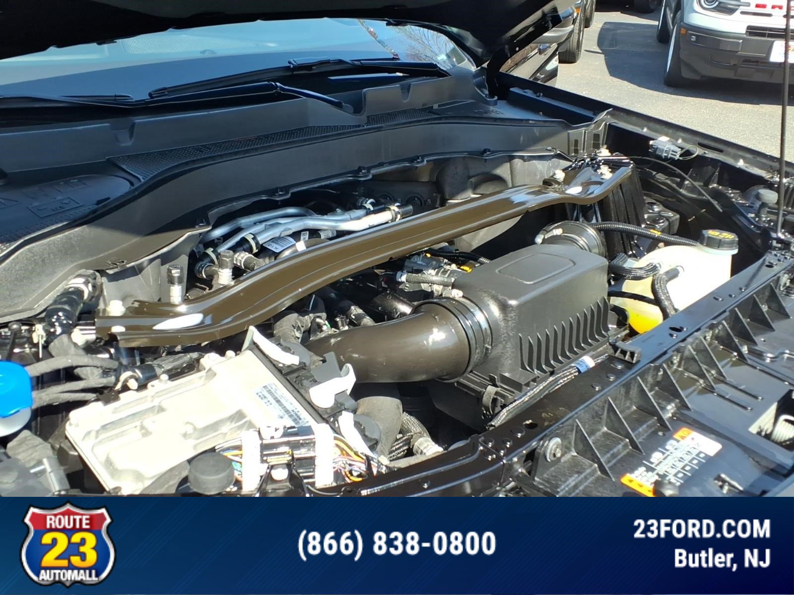 Certified 2025 Ford Explorer Platinum w/ Ultimate Package AWD/4WD image 27