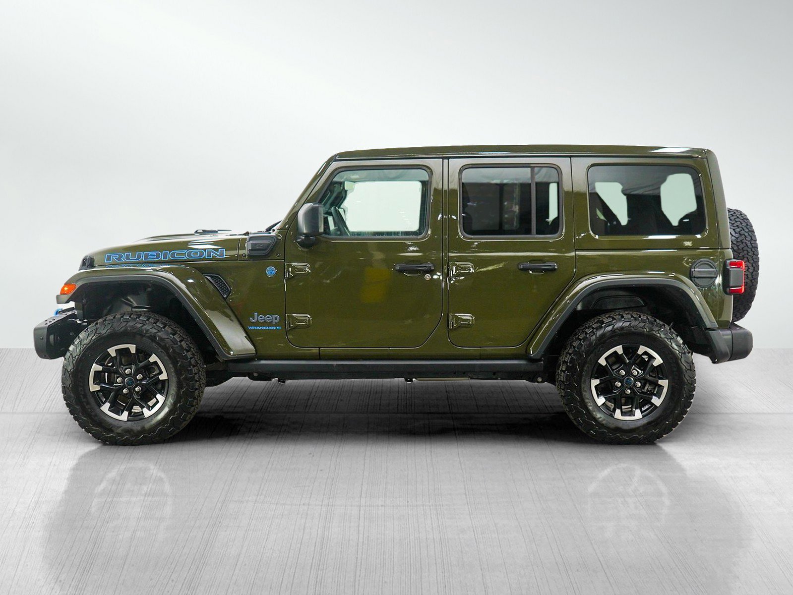 Used 2024 Jeep Wrangler Unlimited Rubicon 4xe AWD/4WD image 2