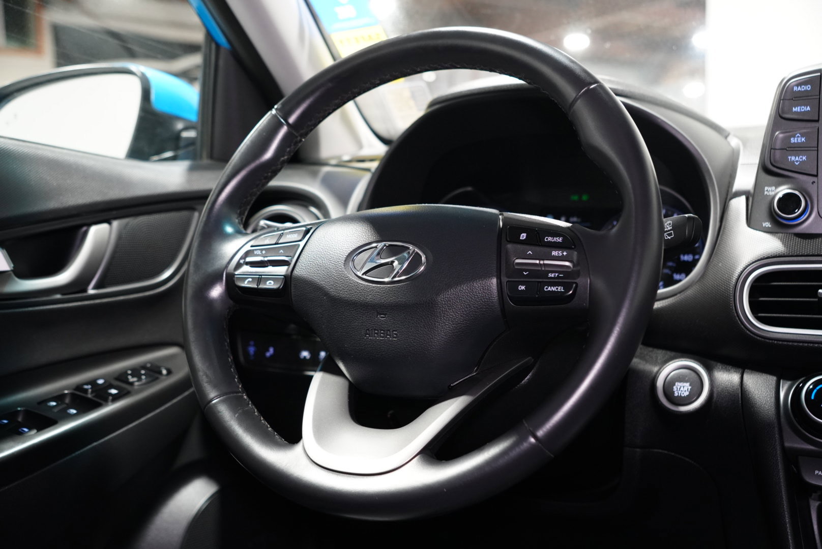 Used 2020 Hyundai Kona Limited image 13