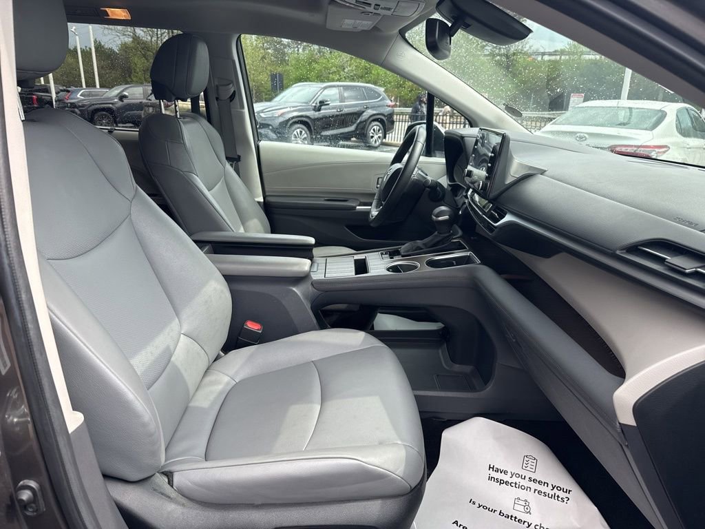 Certified 2023 Toyota Sienna XLE FWD image 23