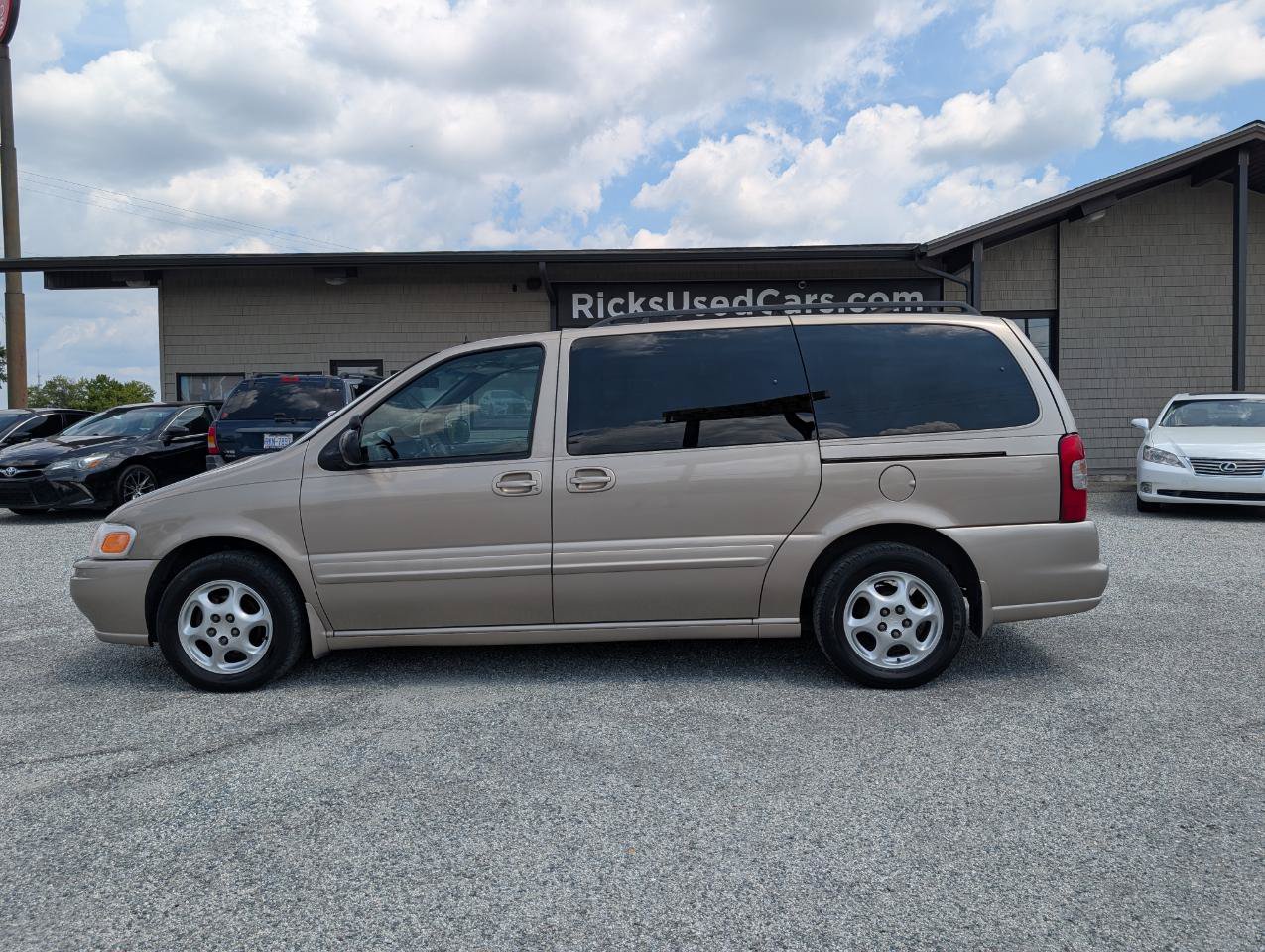 Used 2001 Oldsmobile Silhouette GLS w/ Towing Pkg FWD image 11