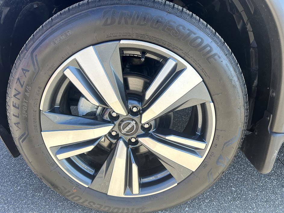 Certified 2024 Nissan Rogue SL w/ SL Premium Package image 9