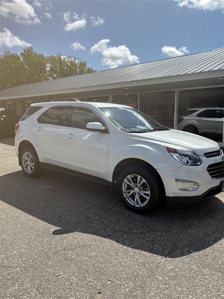 Used 2017 Chevrolet Equinox LT w/ Convenience Package image 2