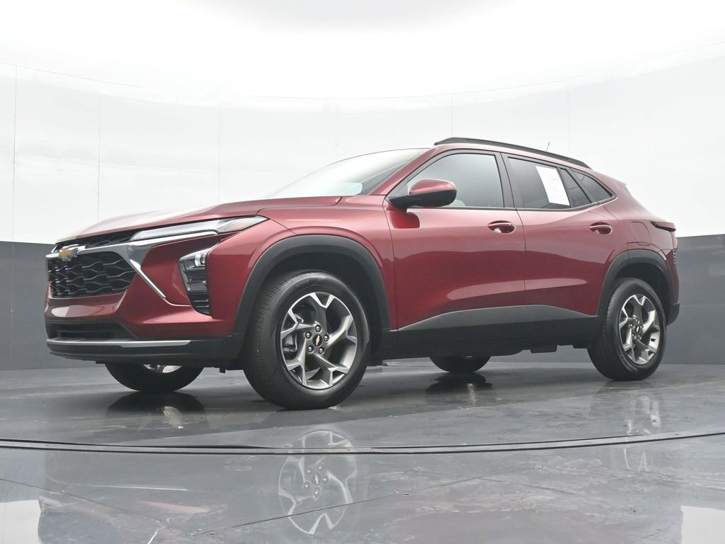 Used 2025 Chevrolet Trax LT w/ LT Convenience Package FWD image 27
