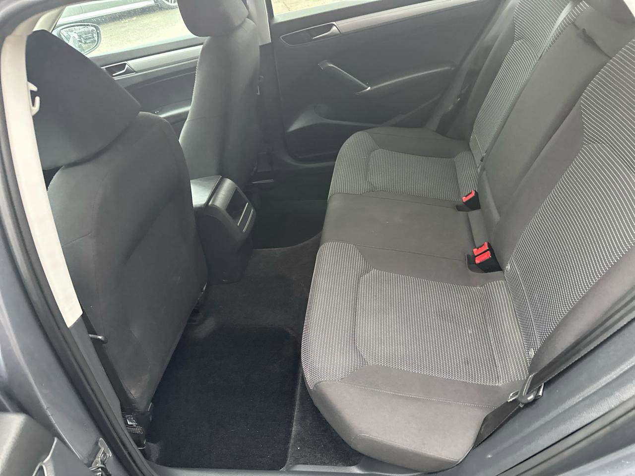 Used 2017 Volkswagen Passat 1.8T S image 24