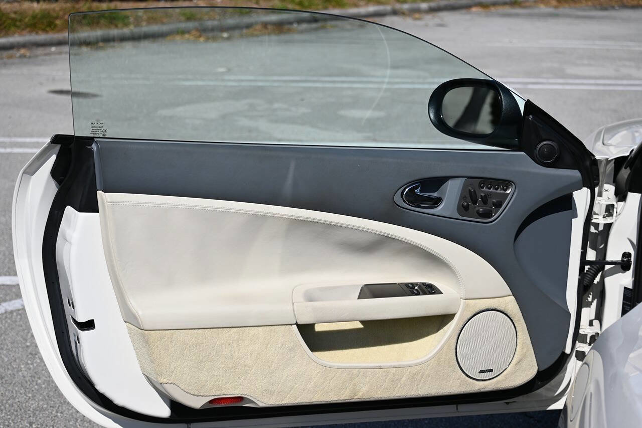 Used 2007 Jaguar XK Convertible image 15