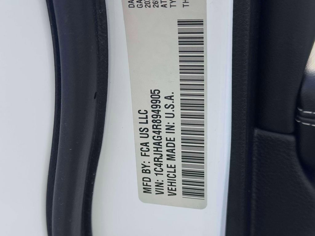 Used 2024 Jeep Grand Cherokee Altitude image 16