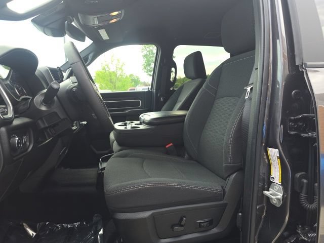 Certified 2025 RAM 2500 Big Horn AWD/4WD image 9