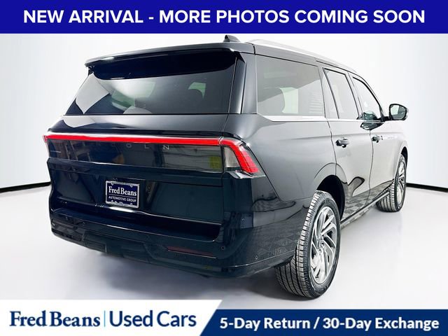 Used 2025 Lincoln Navigator Reserve image 8