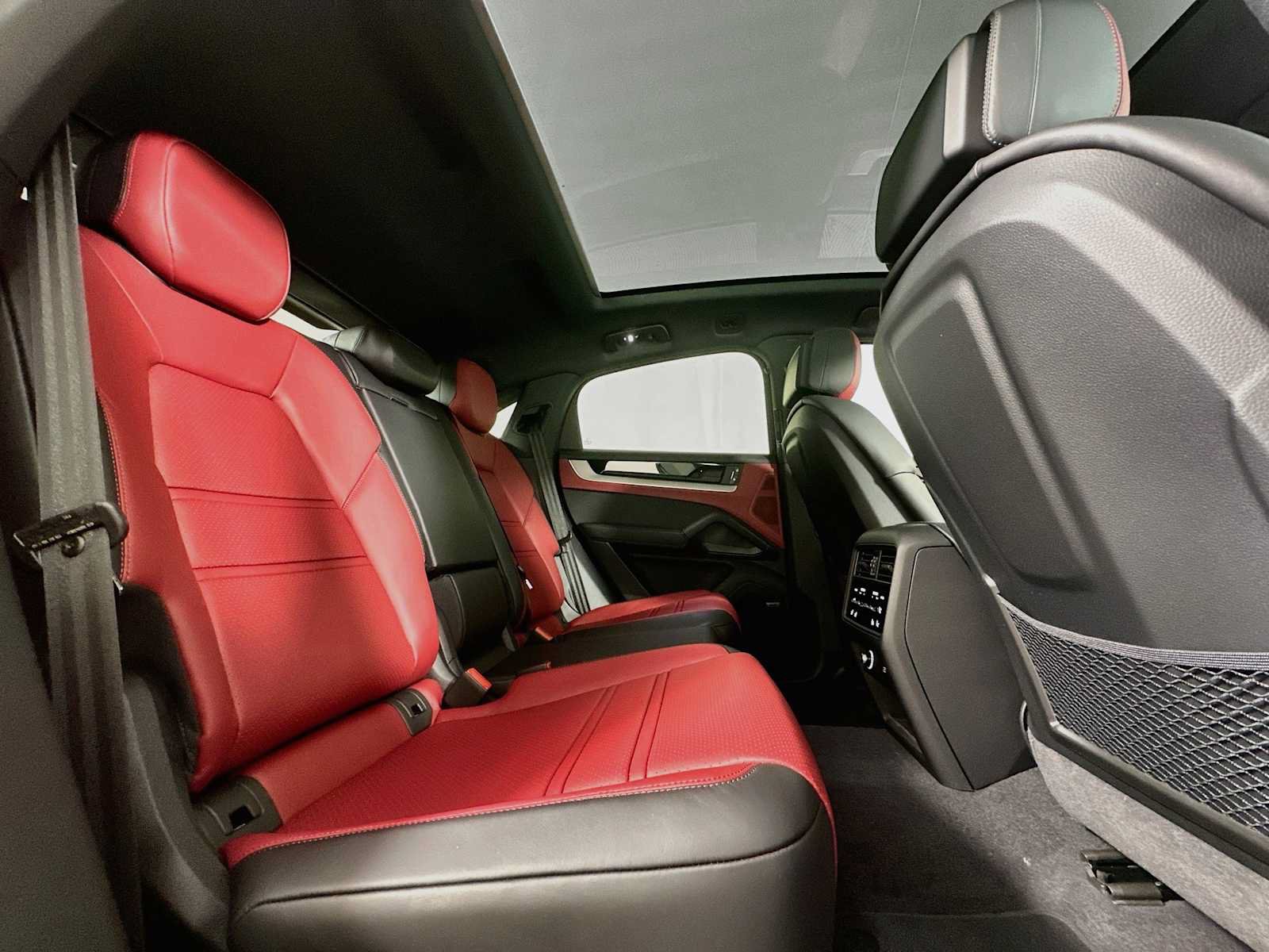 New 2026 Porsche Cayenne Coupe AWD/4WD image 28