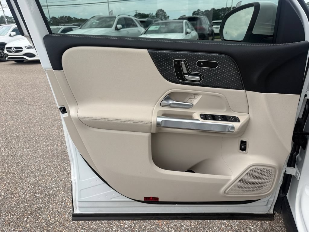 Certified 2025 Mercedes-Benz GLB 250 image 15