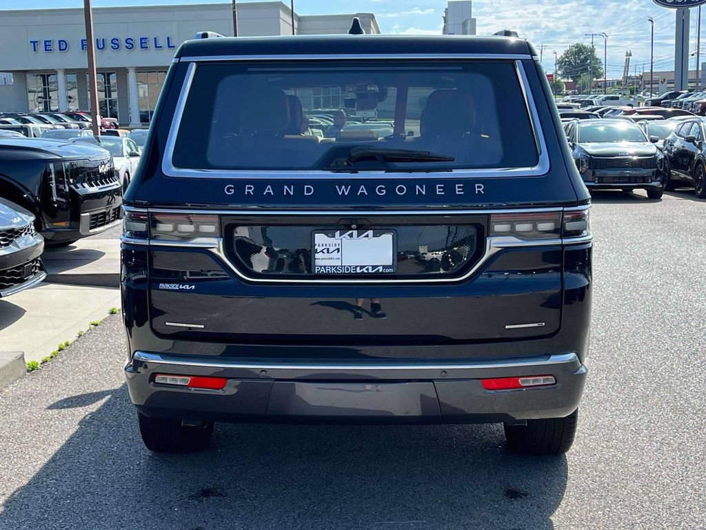 Used 2022 Jeep Grand Wagoneer Series III w/ Rear-Seat Entertainment Group AWD/4WD image 32