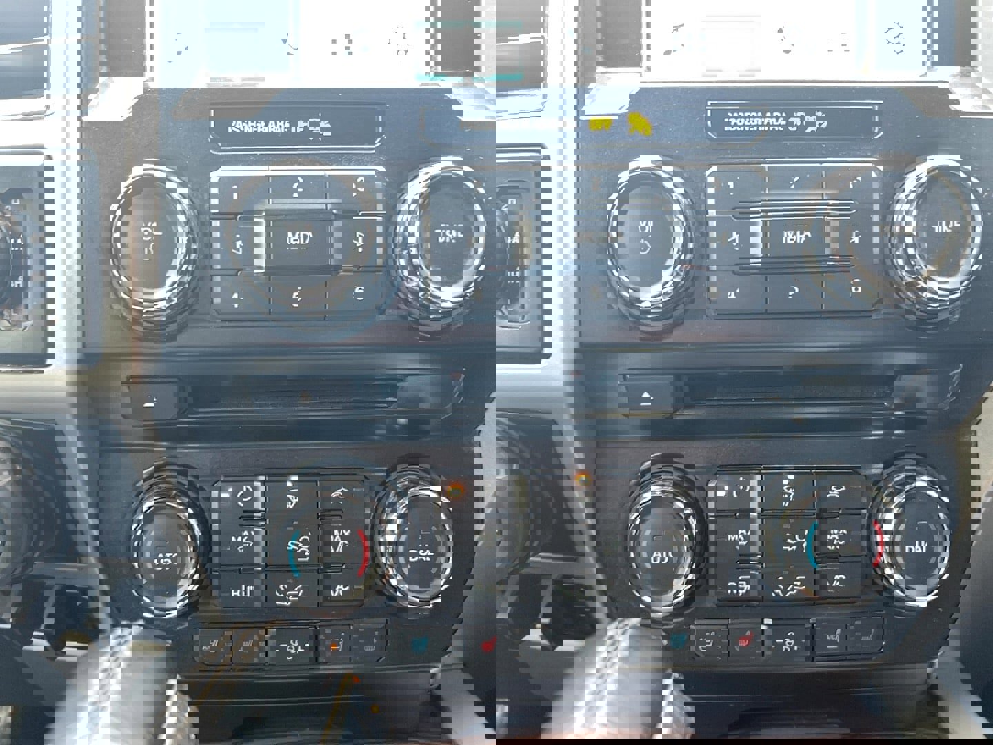 Used 2016 Ford F150 Lariat w/ Equipment Group 501A Mid image 19