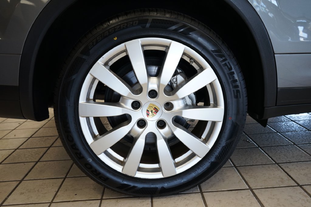 Used 2017 Porsche Cayenne S AWD/4WD image 66