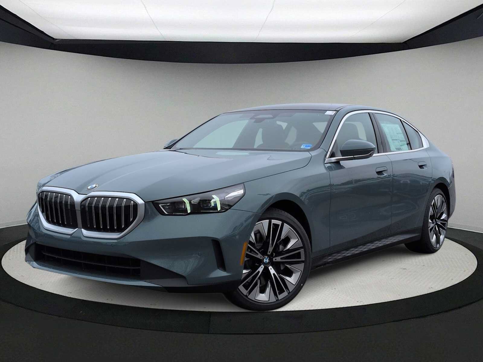 Used 2026 BMW 530i xDrive w/ Executive Package AWD/4WD image 1