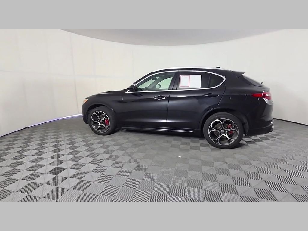 Used 2020 Alfa Romeo Stelvio Ti w/ Active Blind Spot Package AWD/4WD image 46