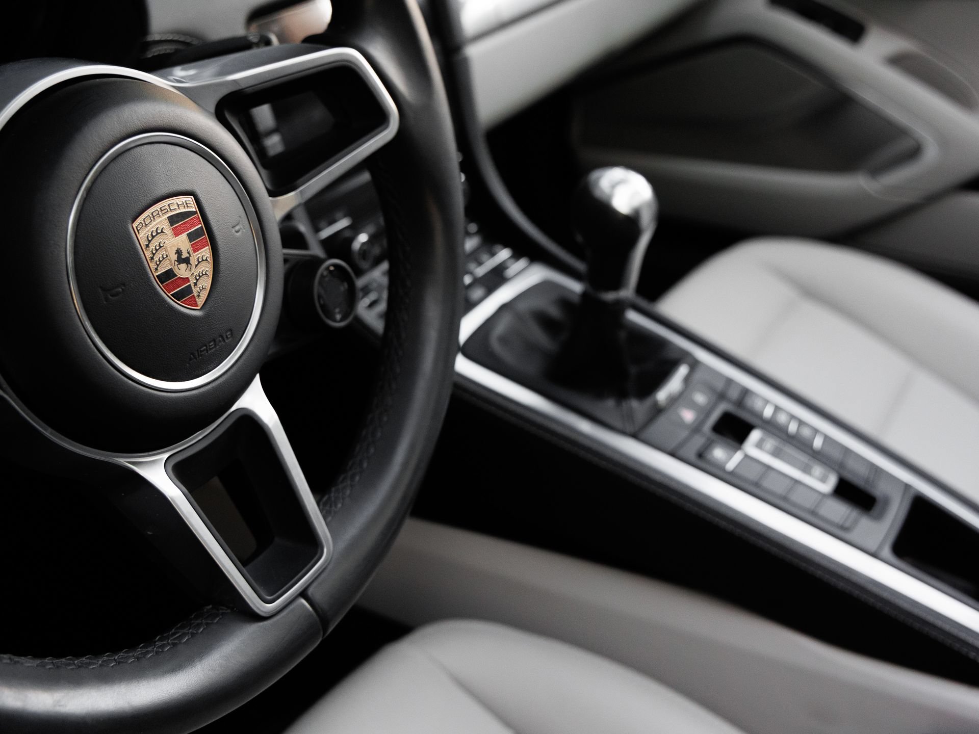 Certified 2025 Porsche 718 Boxster S RWD image 22