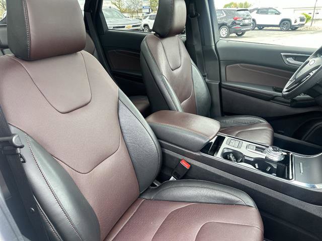 Used 2020 Ford Edge Titanium w/ Equipment Group 301A AWD/4WD image 48