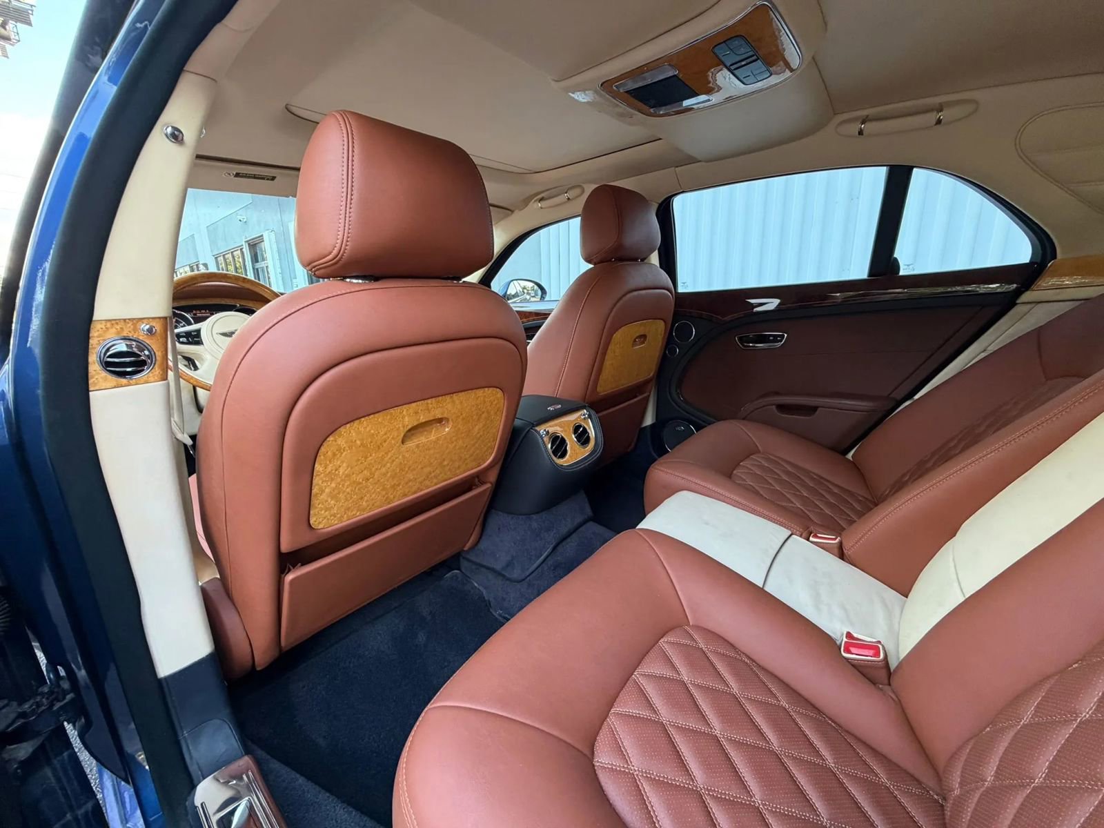 Used 2014 Bentley Mulsanne RWD image 21
