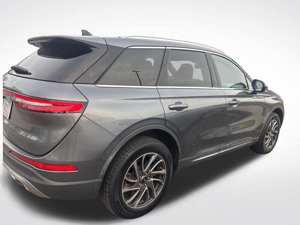 Used 2021 Lincoln Corsair AWD w/ Rear Removable Package Tray image 5