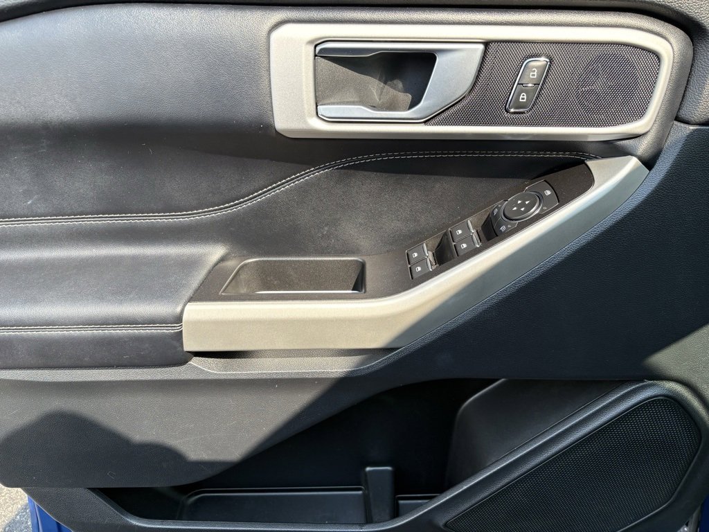 Used 2022 Ford Explorer XLT w/ Equipment Group 202A image 19