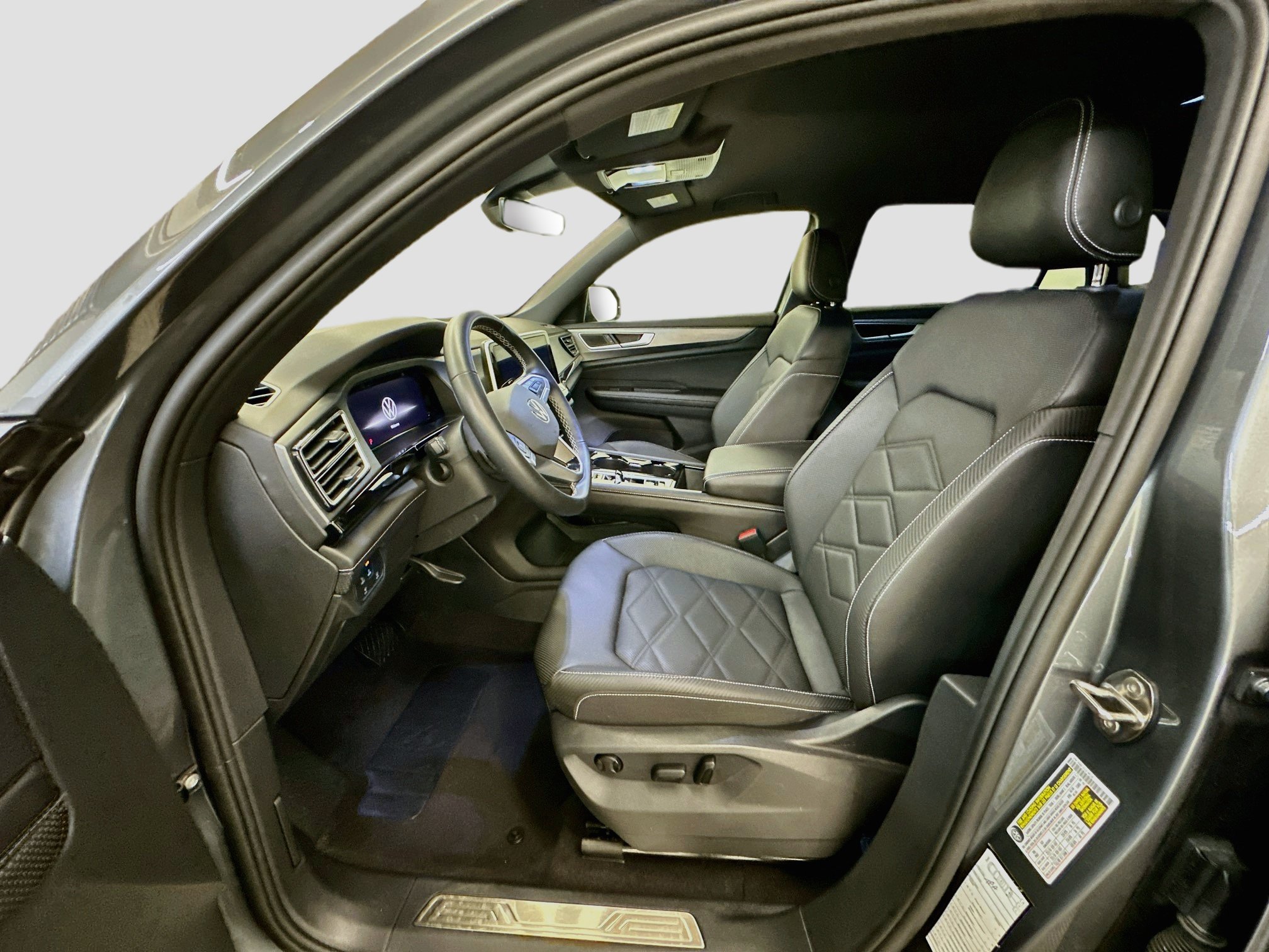 Used 2025 Volkswagen Atlas Cross Sport SE AWD/4WD image 13