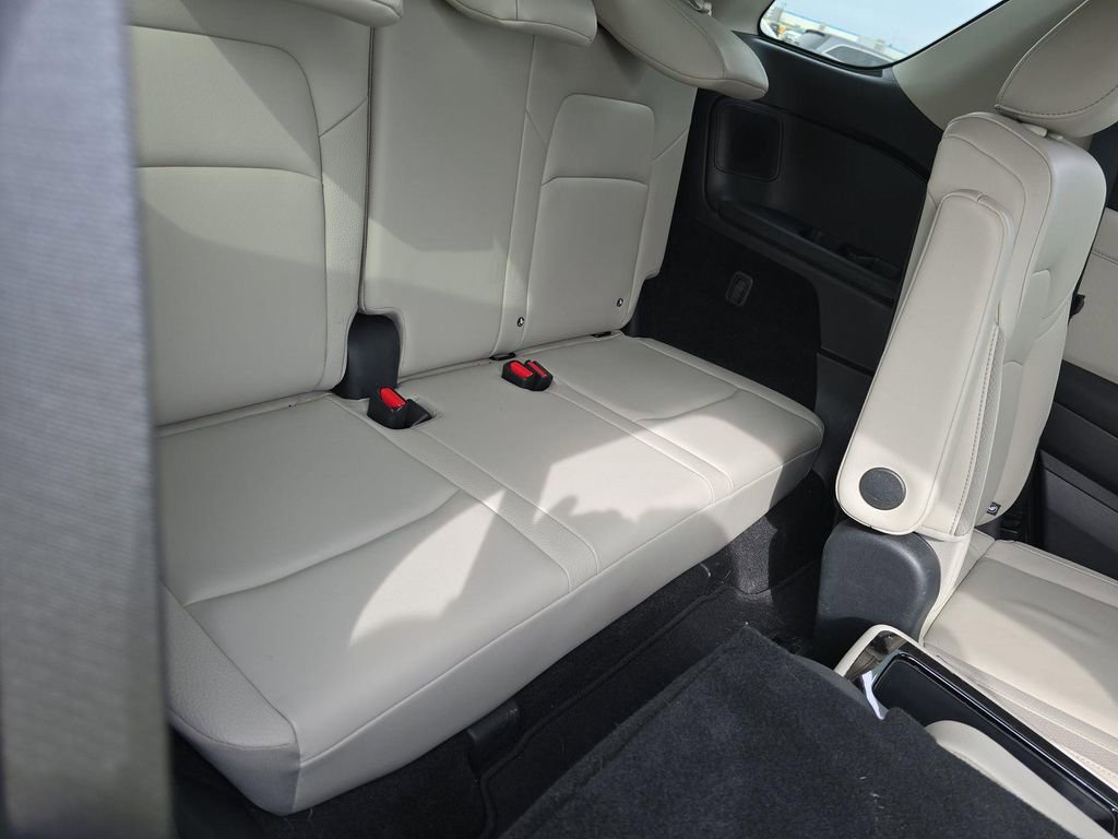 Certified 2025 Nissan Pathfinder SL w/ SL Premium Package image 9