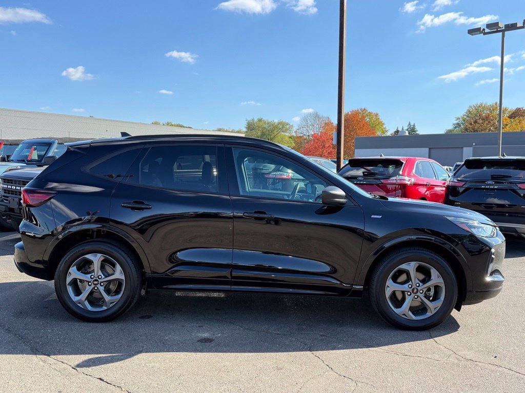 Used 2023 Ford Escape ST-Line w/ Tech Pack #1 AWD/4WD image 42