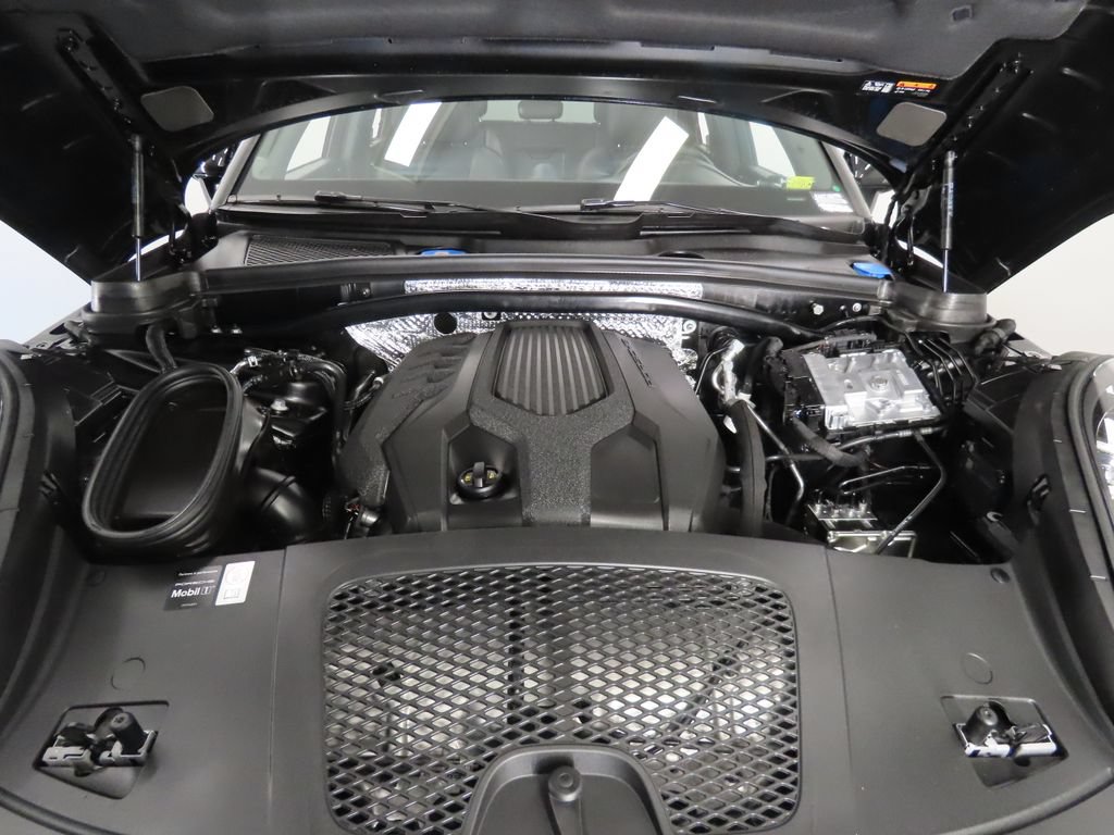 Certified 2026 Porsche Macan AWD/4WD image 51