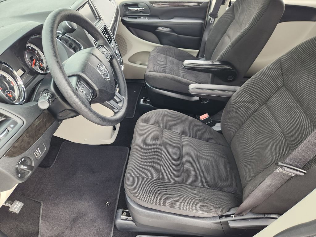 Used 2020 Dodge Grand Caravan SE w/ UConnect Hands-Free Group image 13