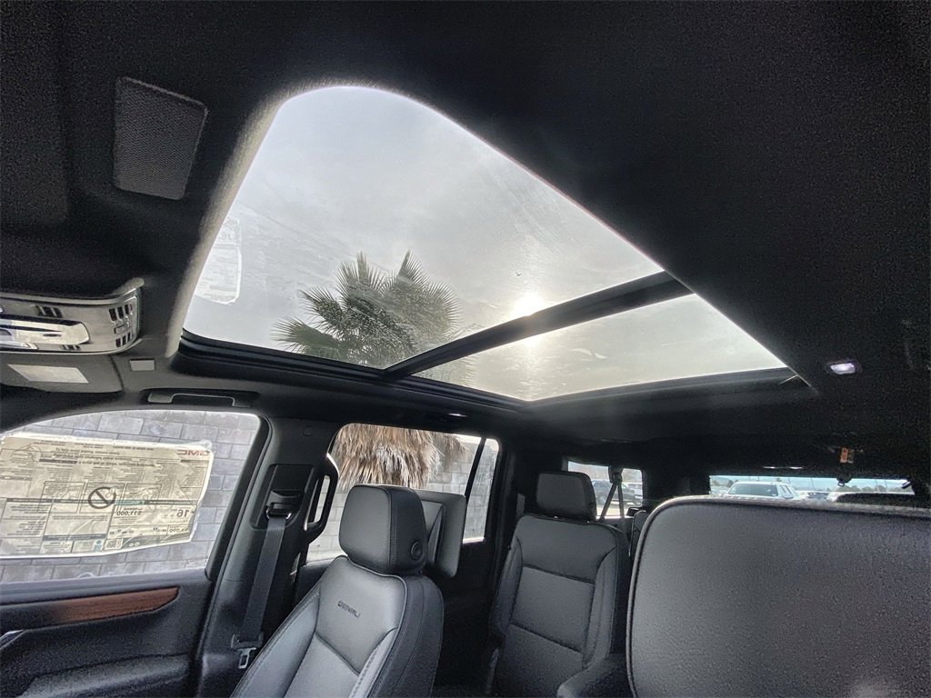 New 2026 GMC Yukon XL Denali w/ Advanced Technology Package image 18