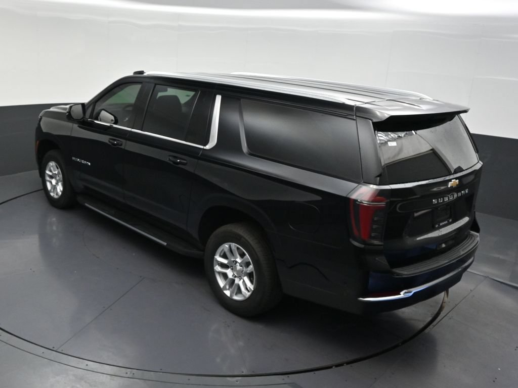 Used 2025 Chevrolet Suburban LS RWD image 19