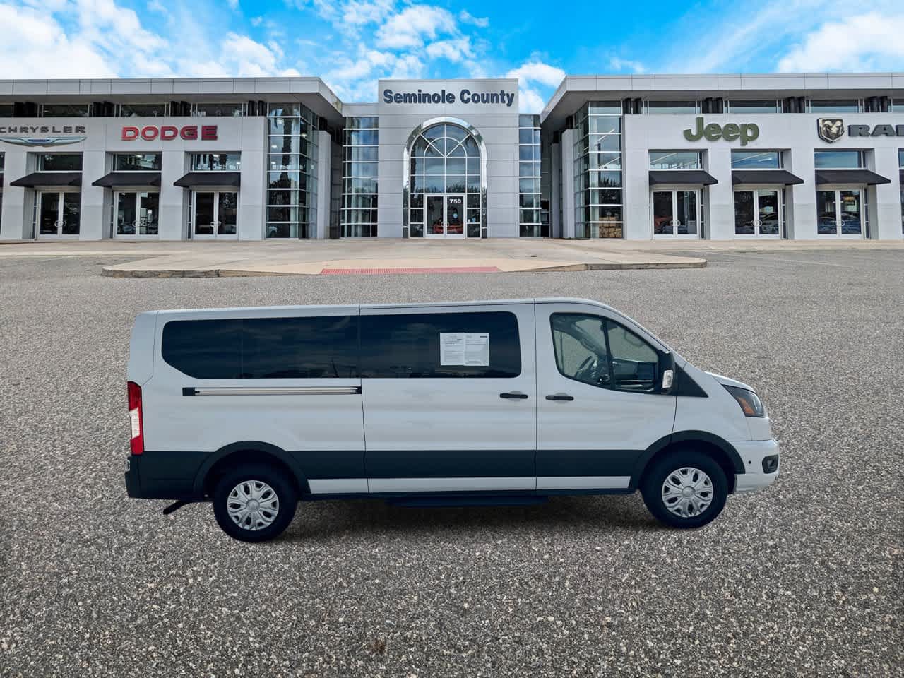 Used 2025 Ford Transit 350 XLT RWD image 9