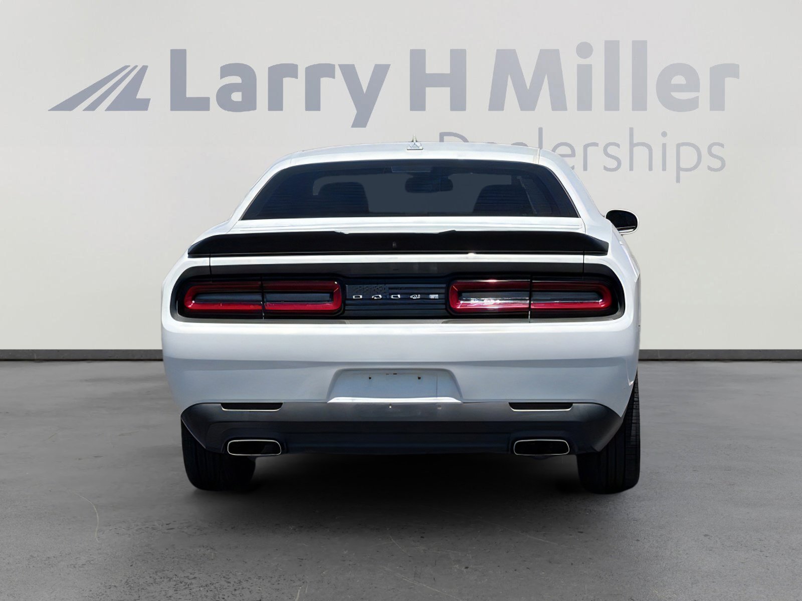 Used 2019 Dodge Challenger SXT w/ Blacktop Package RWD image 5