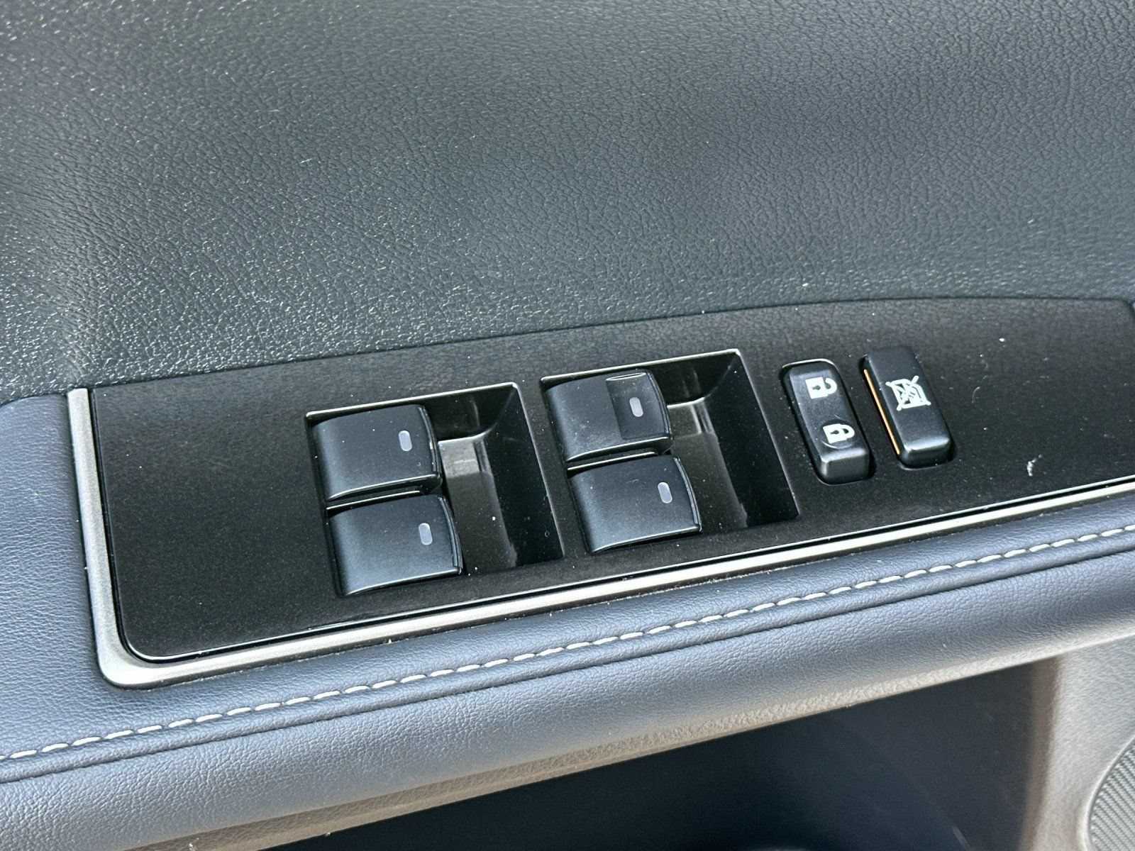 Used 2018 Lexus ES 350 w/ Luxury Package w/Wood Trim FWD image 12