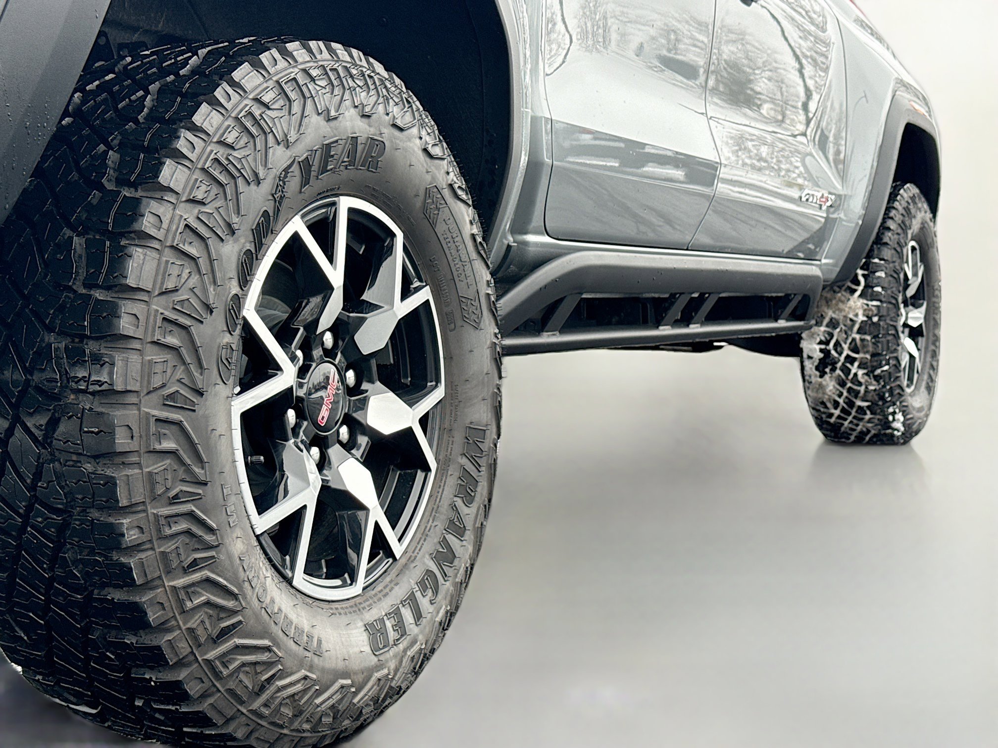 Used 2024 GMC Canyon AT4X image 15