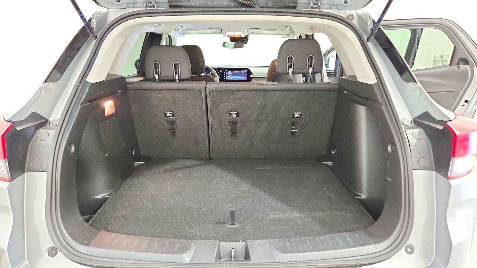 Used 2025 Chevrolet TrailBlazer LT AWD/4WD image 36